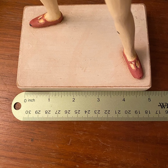 Vintage Rare Female Basketball Player 12” Figurine - Picture 6 of 14